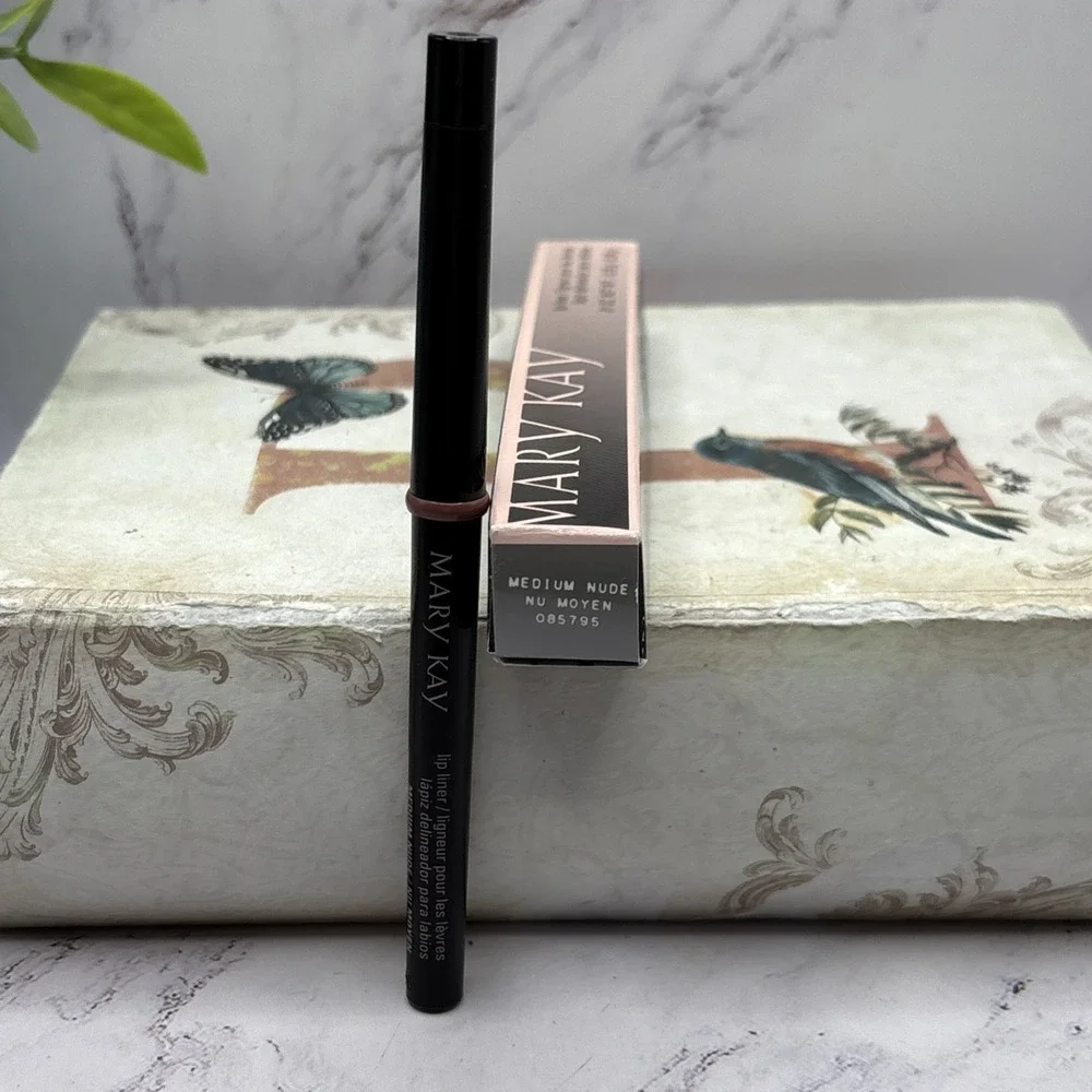 New In Box Mary Kay Twist Up Lip Liner Medium Nude #085795 Full Size
